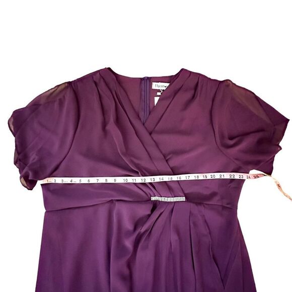 Flycurvy ~ Orchid Plum Formal Dress ~ Flutter Teardrop Sleeve ~ size 4X - Picture 8 of 13